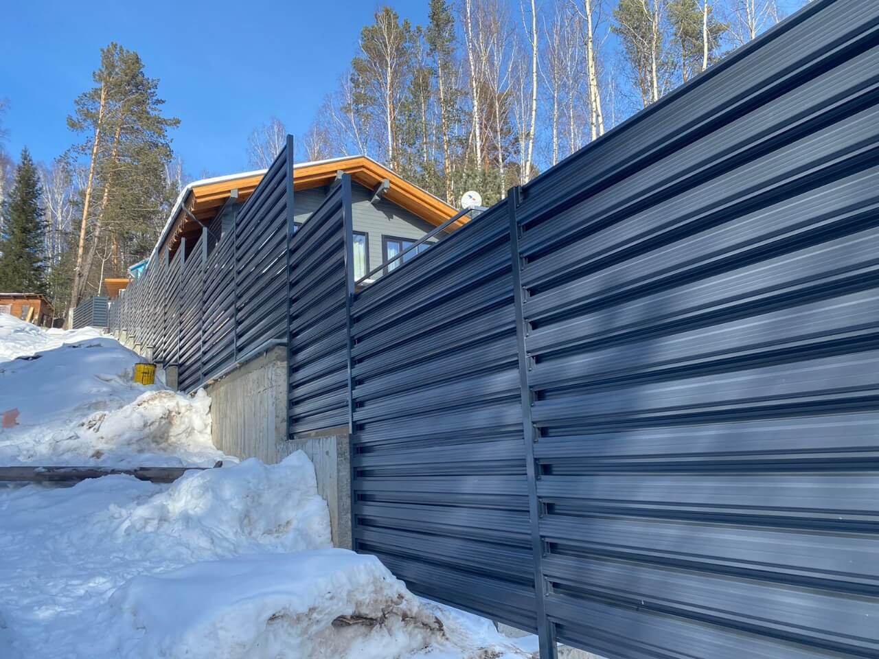забор из штакетника 130м ral7024/7024 серый графит фото5 в Реутове