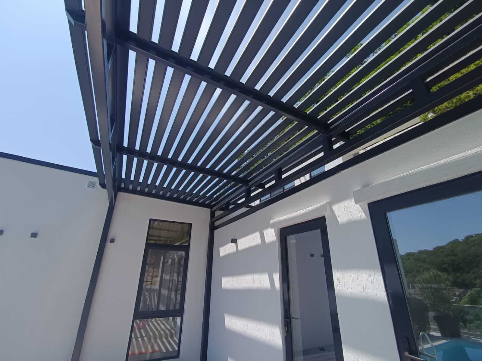 пергола из металлического планкена RAL7024 серый графит фото4 в Реутове