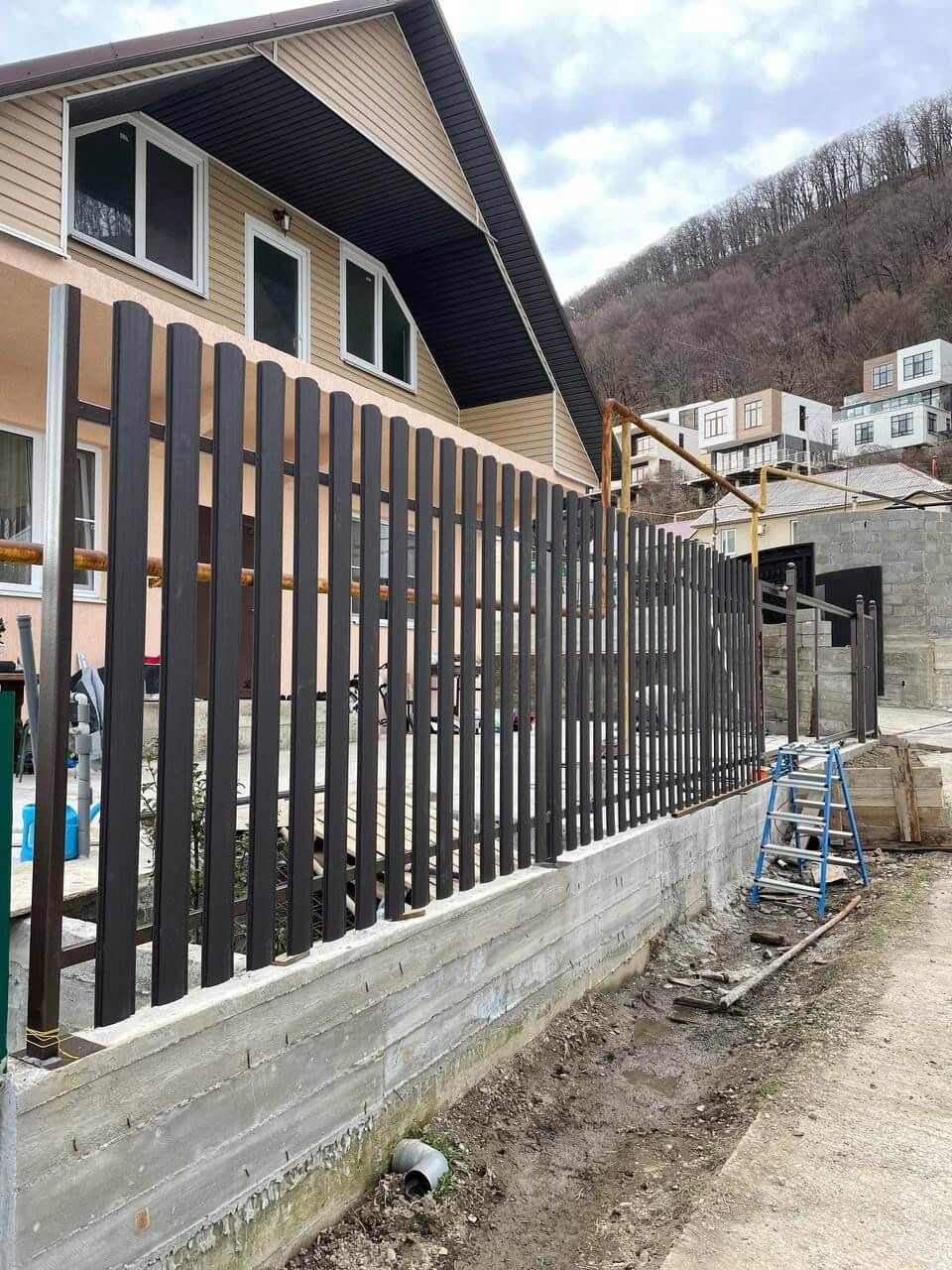 Забор из штакетника 35м RAL8019 Темный Шоколад МАТТЕ в Реутове