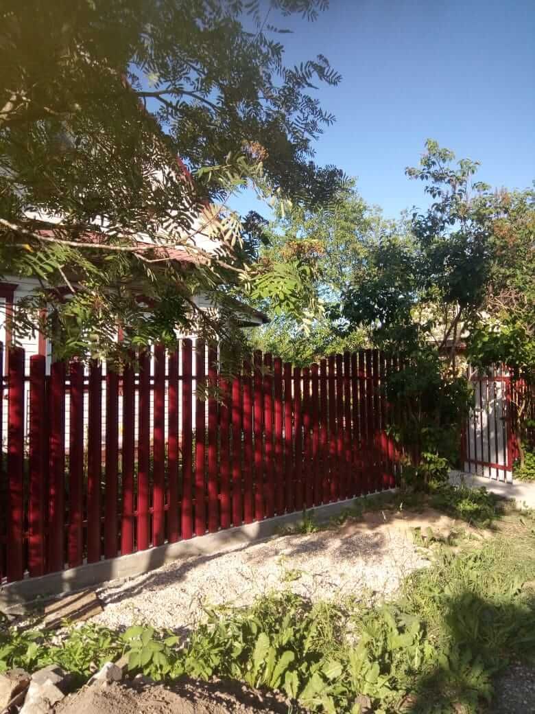 Забор из фигурного штакетника 21м RAL3005 Красное Вино фото 1 в Реутове