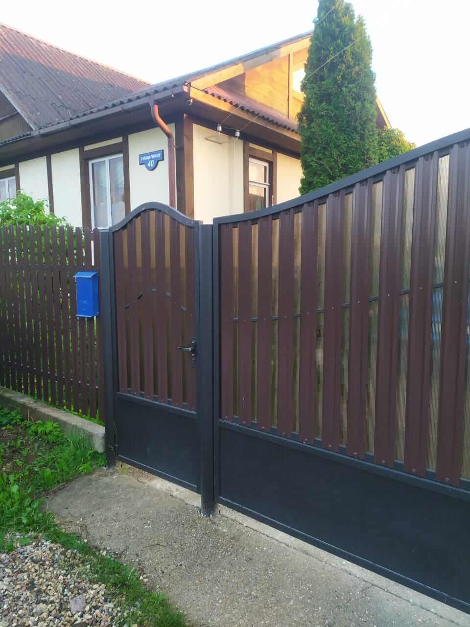 Забор из штакетника ЭКО-М 16м RAL8017 полиэфирная эмаль фото 1 в Реутове