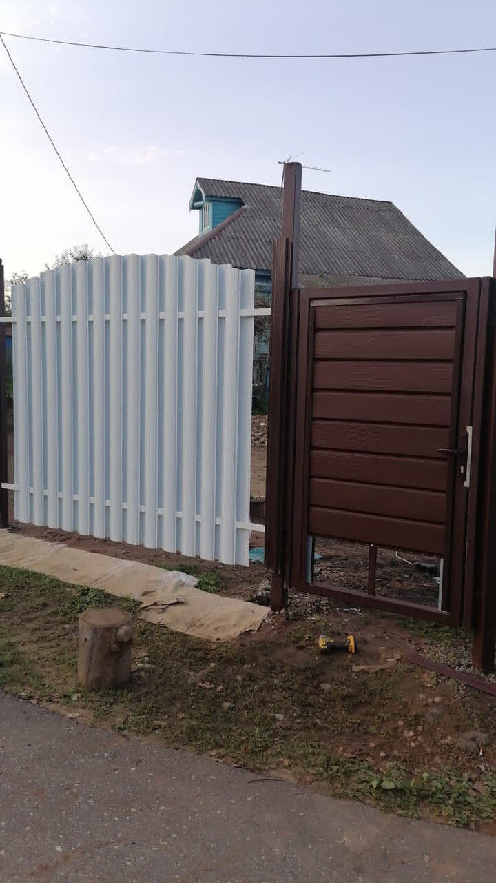 Забор из евроштакетника 24м RAL9003/9003 Белый двухсторонний фото 2 в Реутове