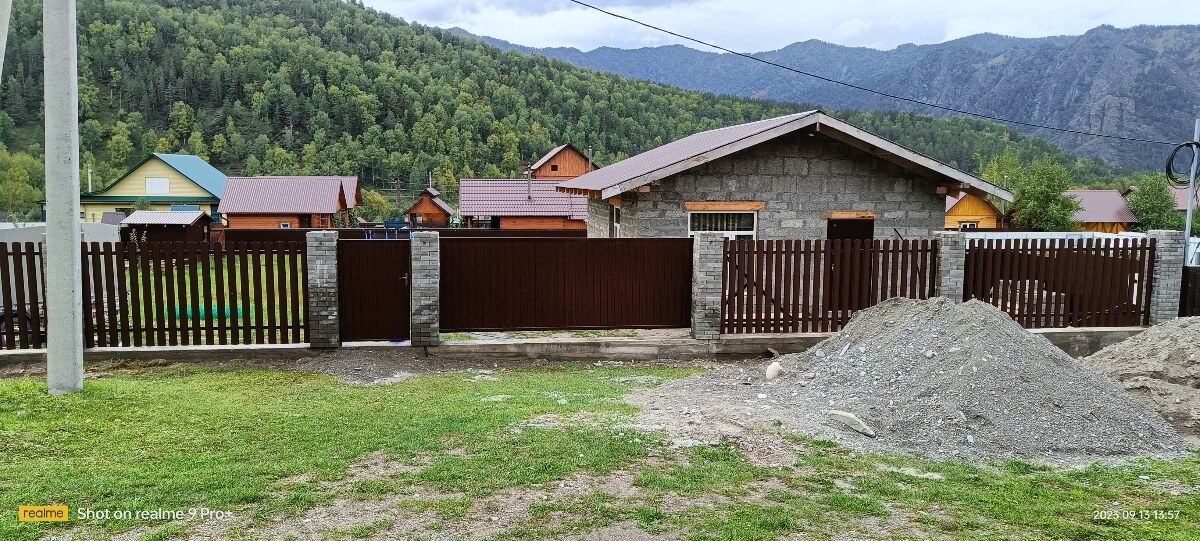 Забор из штакетника фигурного 15м RAL8017/8017 Шоколад двусторонний фото 2 в Реутове