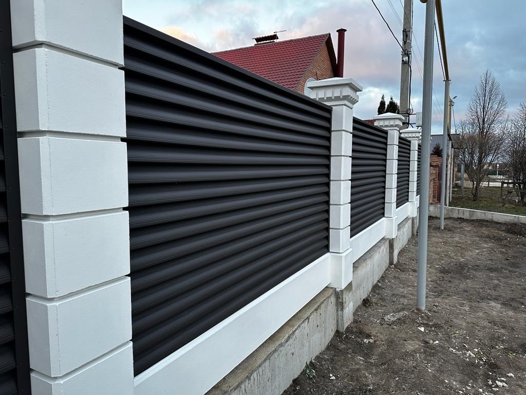 Забор из ламелей Еврожалюзи 35м RAL8019/8019 Темный Шоколад двусторонний MATTE в Реутове