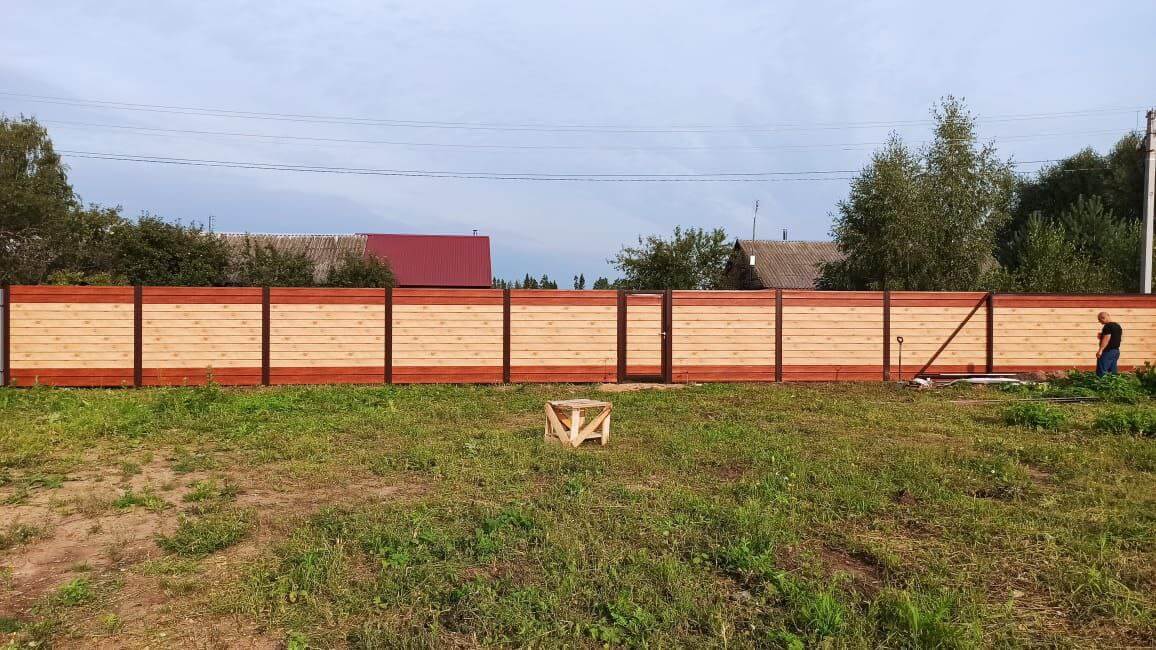 Забор из металлосайдинга Евро-Брус 34м Клен Светлый (SteelArt) + Темное Дерево (Printech) фото 2 в Реутове