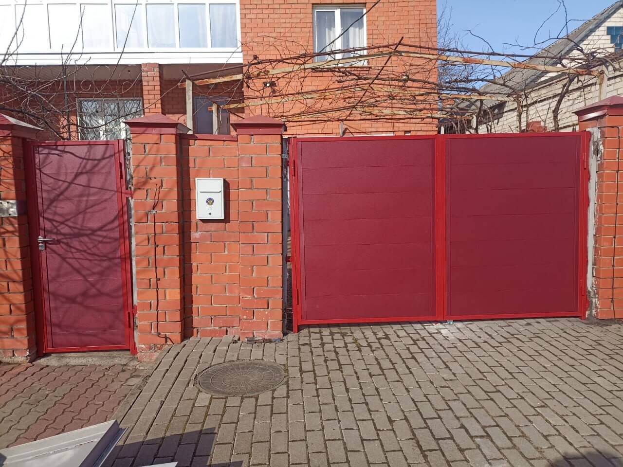 Ворота и калитка из металлопланкена 4м RAL3005 Красное Вино, Стальной Бархат в Реутове