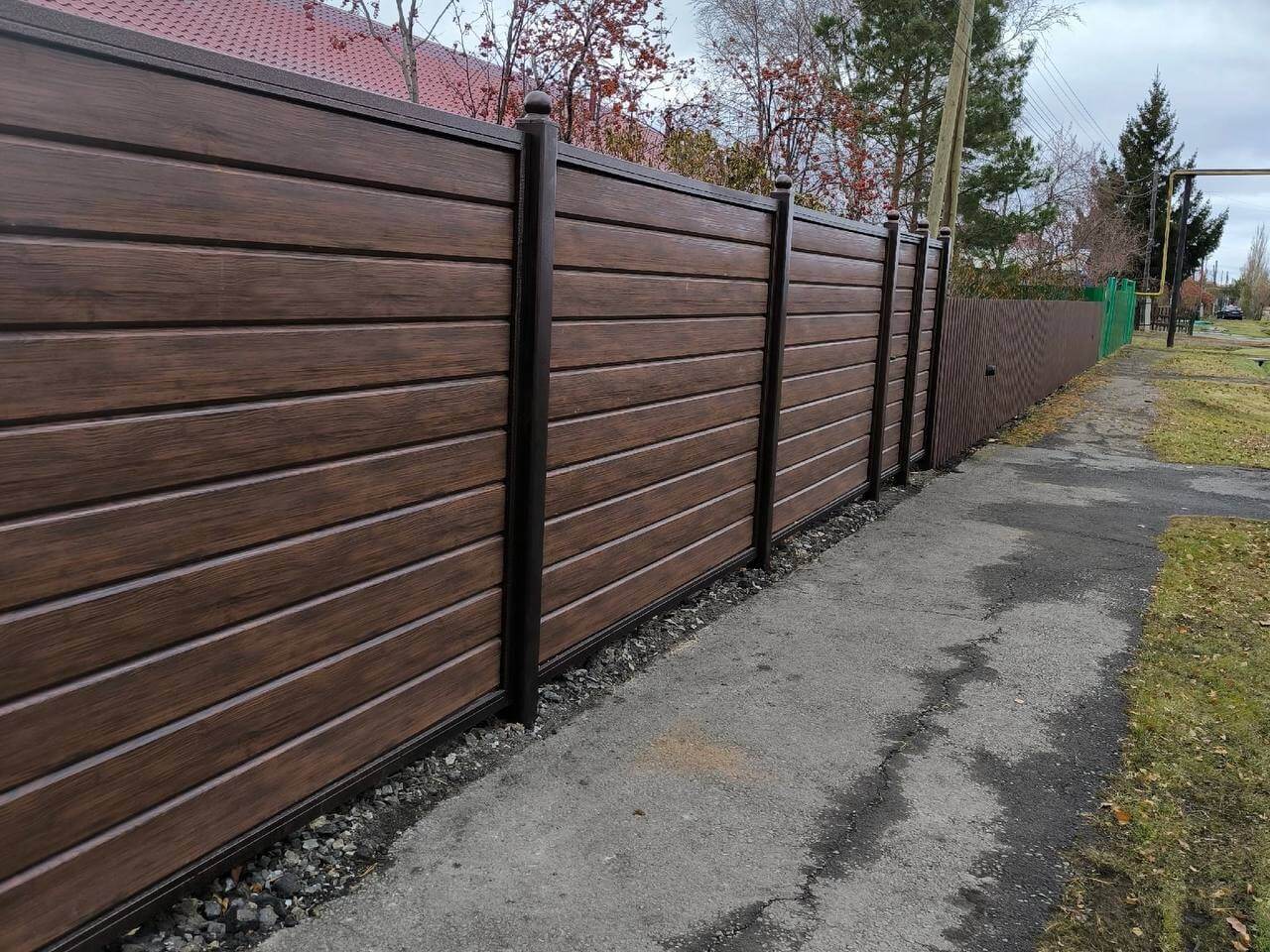 Забор из металлосайдинга Евро-Брус 46м Античное Дерево Принтек фото 1 в Реутове