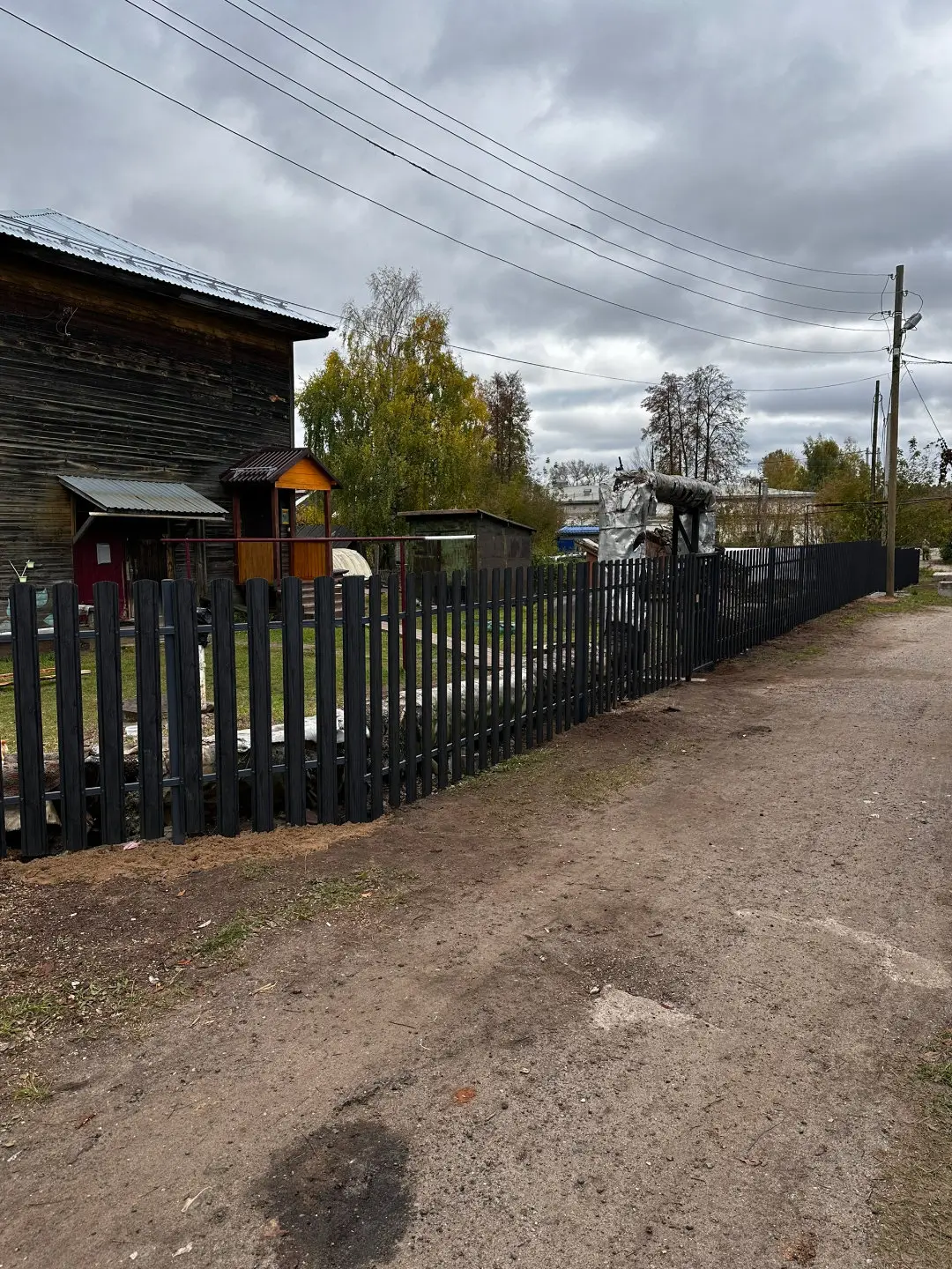 Забор из евроштакетника 63м Черное Дерево 3D Принтек фото 3 в Реутове
