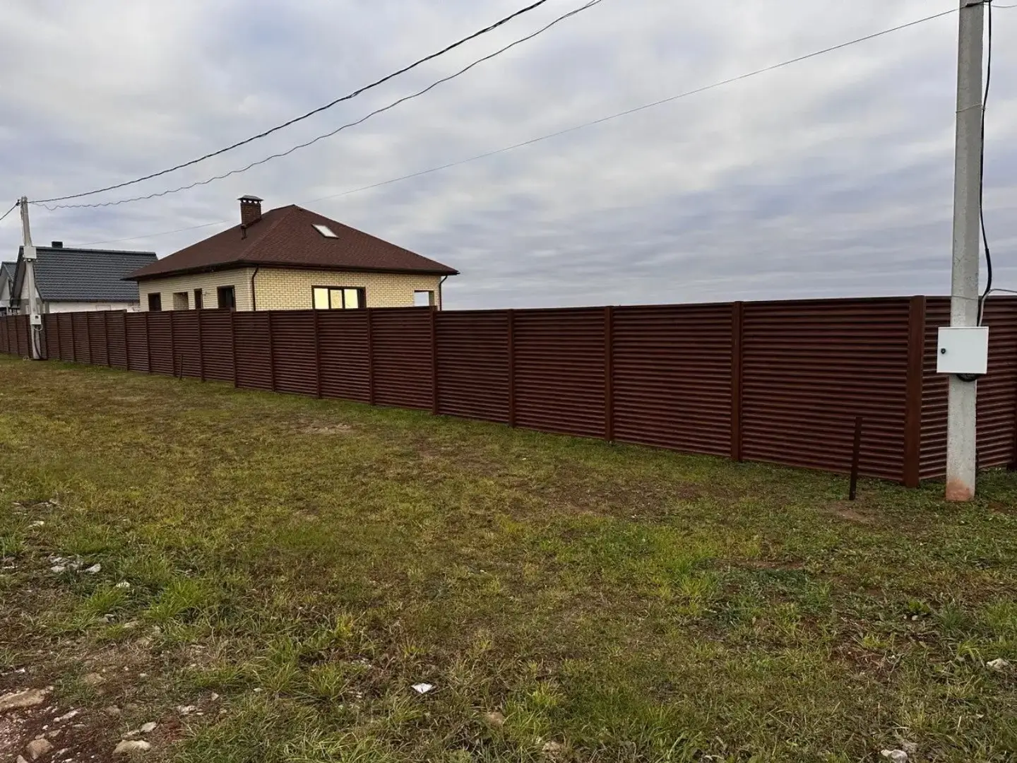 Забор-жалюзи из ламелей ЭКО-Z 58м Темный Дуб 3D Принтек фото 2 в Реутове